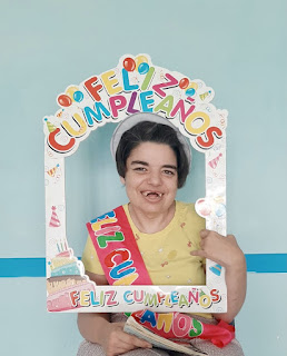 FELICIDADES LAURA