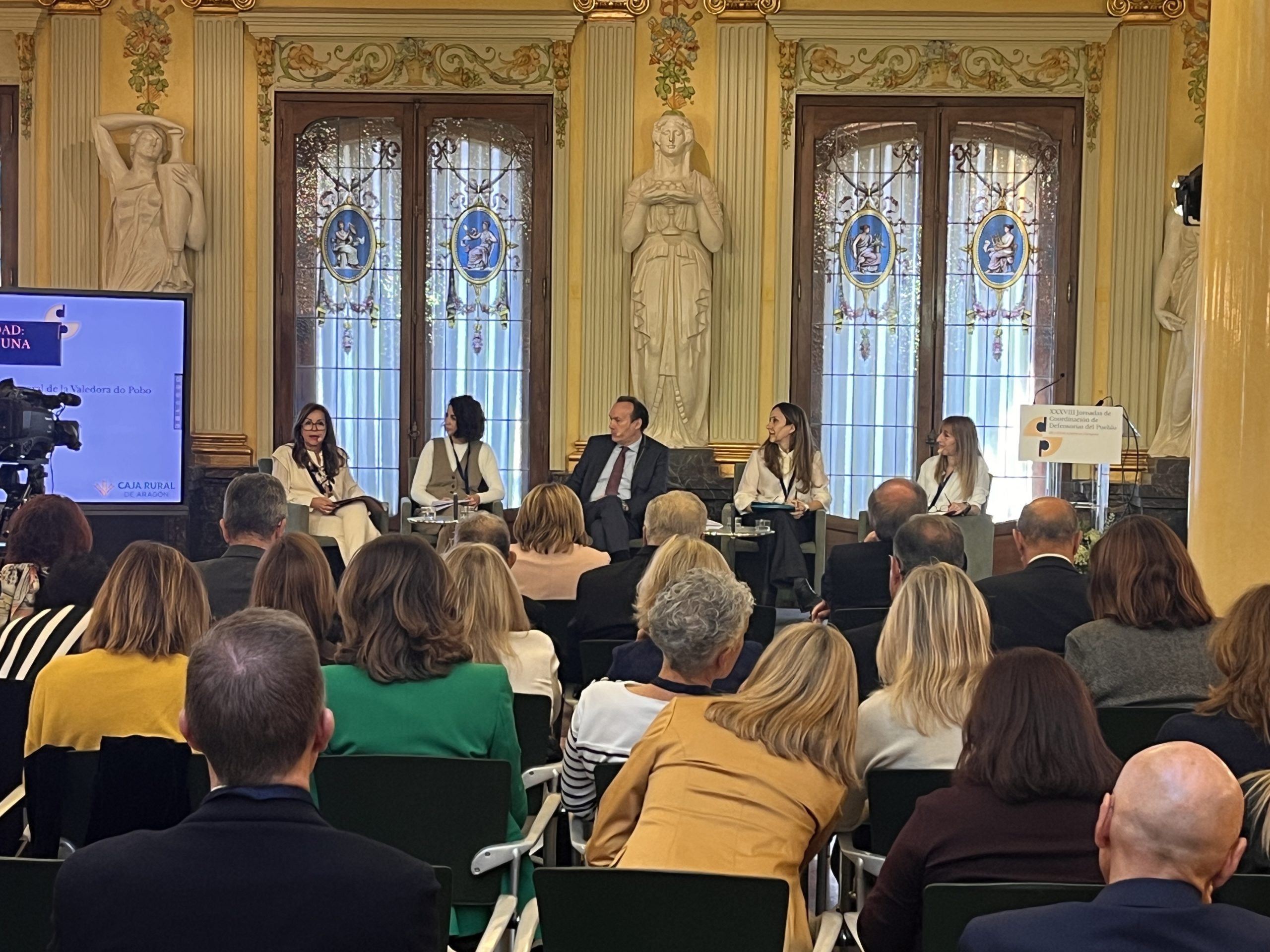 IMG_3697 LOS PUEYOS EN LAS JORNADAS DE DEFENSORÍAS DEL PUEBLO